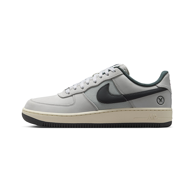 NikeSB - Air Force 1 x Yuto - White/Iron Grey-White