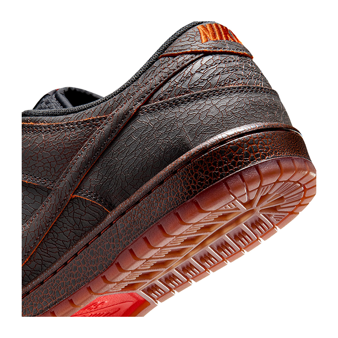 NikeSB - Dunk Low Pro Premium - Dark Smoke Grey/Campfire Orange