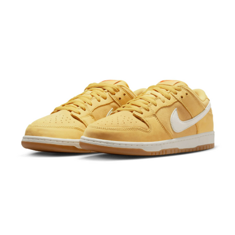 NikeSB - Dunk Low Pro - Saturn Gold/Sail-Saturn Gold-Solar Flare