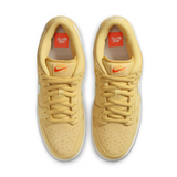 NikeSB - Dunk Low Pro - Saturn Gold/Sail-Saturn Gold-Solar Flare