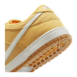 NikeSB - Dunk Low Pro - Saturn Gold/Sail-Saturn Gold-Solar Flare